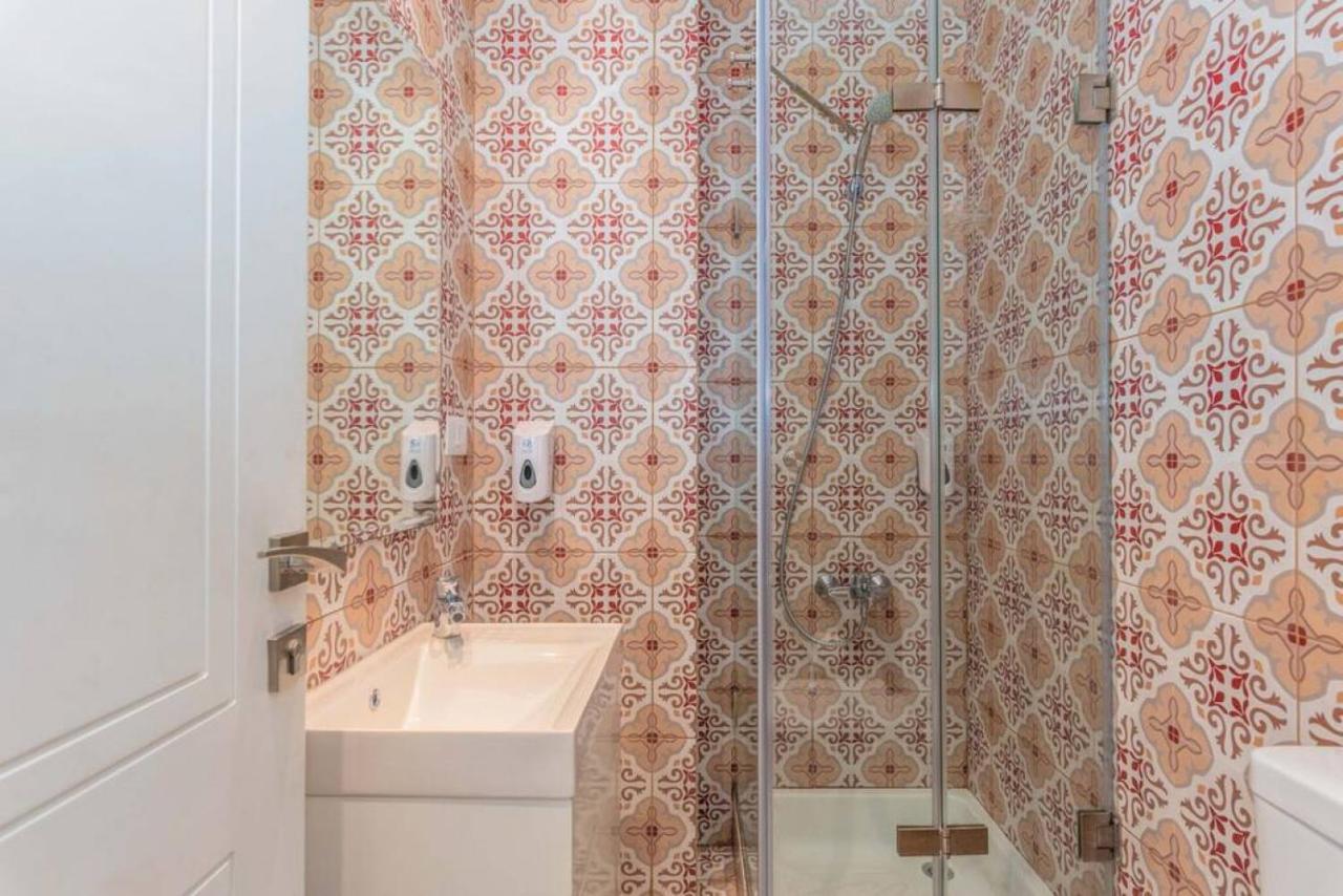 Madam Zakias 402 In Mar Mikhael *
